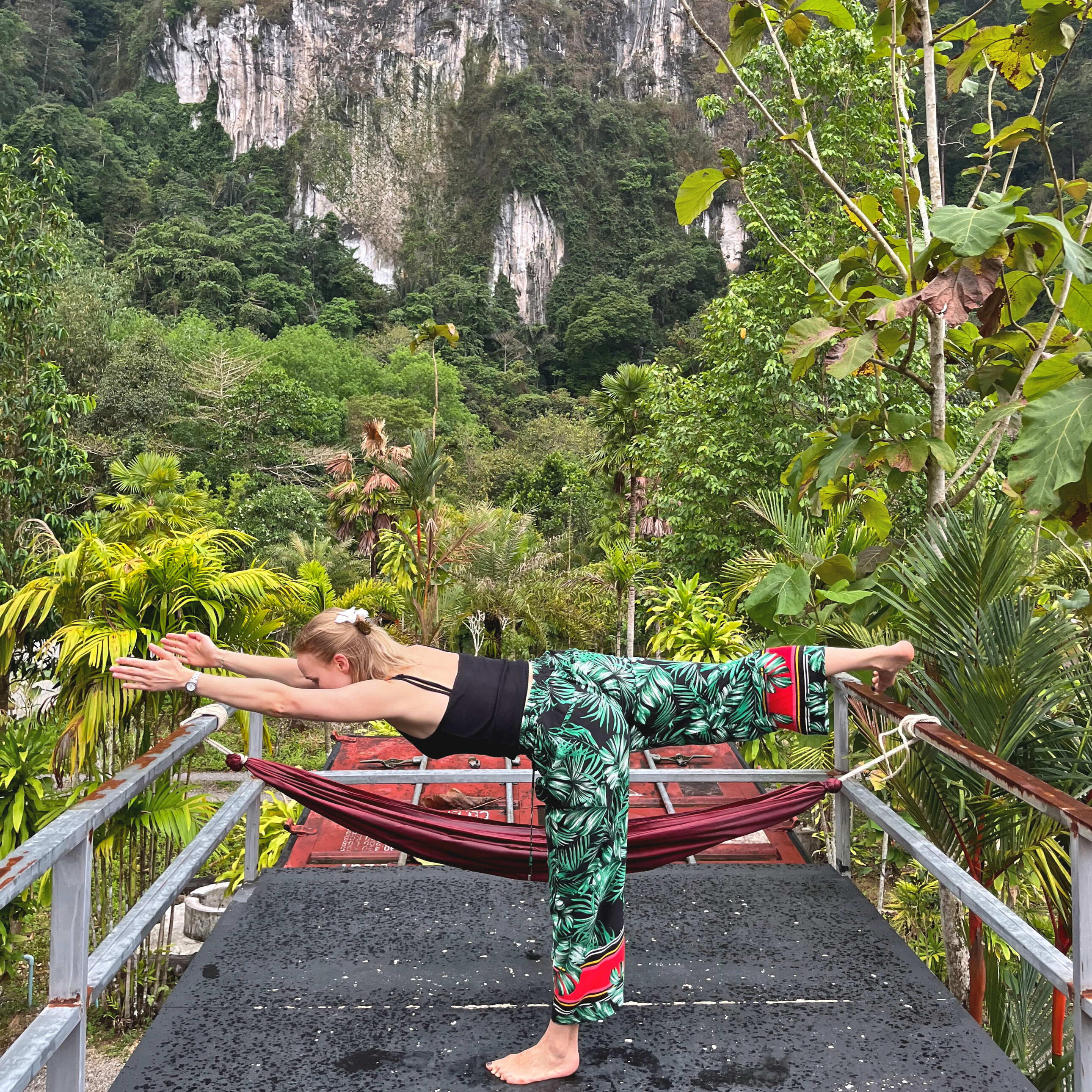 jogos asana kario asana virabadrasana 3 yoga asana virabhadrasana 3 vilnius antakalnis